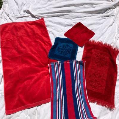 Vintage TOWEL LOT - Cool Reds & Blue Retro towels