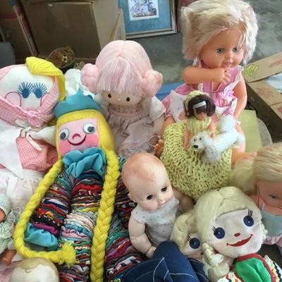 G-117 Miscellaneous lot of dolls