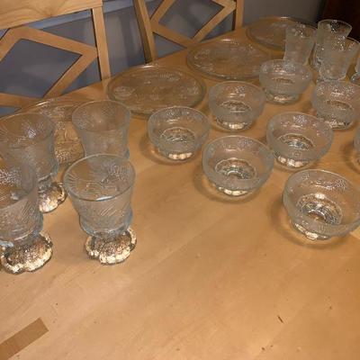 27 Piece Dinnerware Set