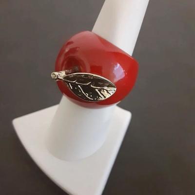 Disney poison Apple ring Snow White