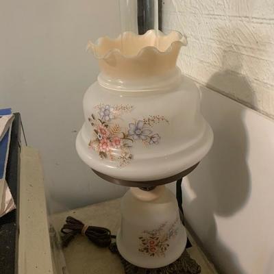Vintage Fenton Parlor  lamp