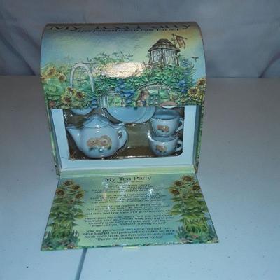 Lot 3 Childs tea sets