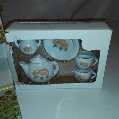 Lot 3 Childs tea sets