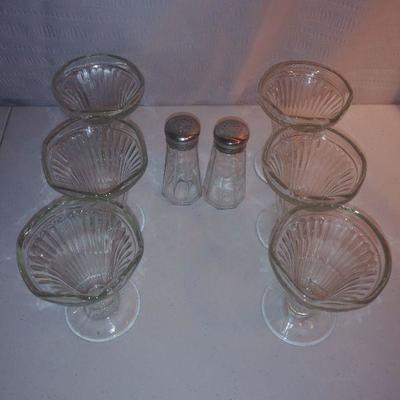 LOT Large kitchen lot