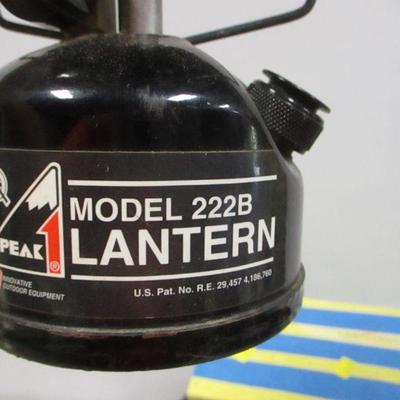 Lot 124 - Lamplight's - Emergency Radio - Lantern - Clothesline