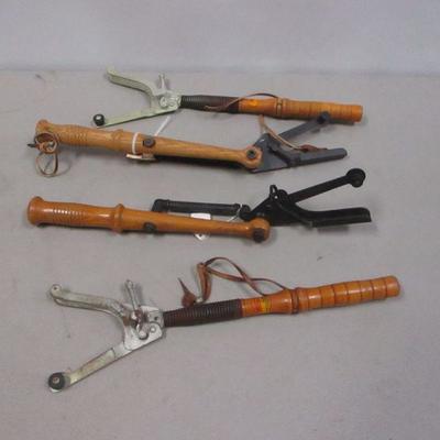 Lot 125 - Western & Remington Hand Traps