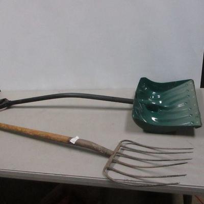 Lot 130 - Pitch Fork & Snow Shovel