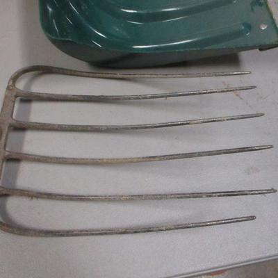 Lot 130 - Pitch Fork & Snow Shovel