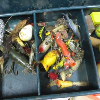 Lot 131 - Fishing Items - Gear