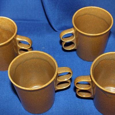 Lot 24: Tops
