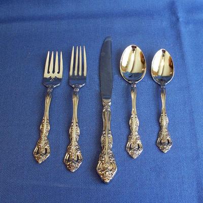 lot 106 place setting