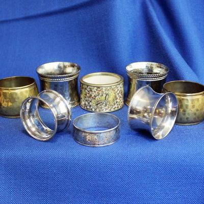 Lot 110: 8 assorted Napkin Rings $10