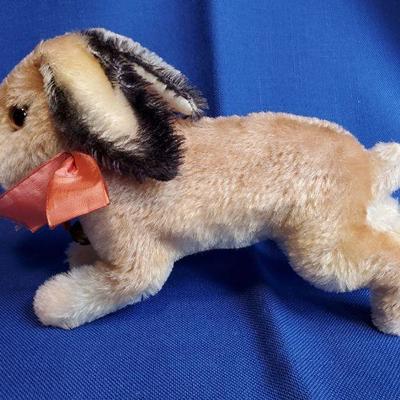 Lot 16: Steiff Running Rabbit   $45