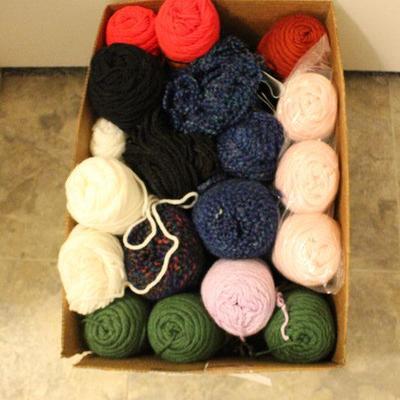 C-7 Lot Yarn Skiens New-Caron-Assorted