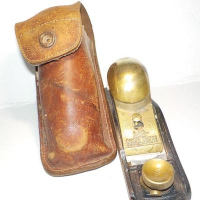 Vintage Wood Plane by " LIE-NIELSEN " COLLECTIBLE TOOL. & Holster.