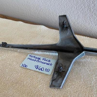 Y20 Ford Hood Ornament