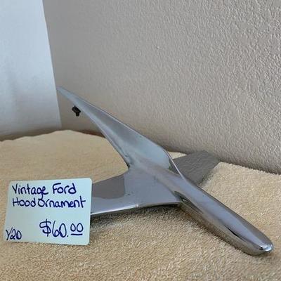 Y20 Ford Hood Ornament