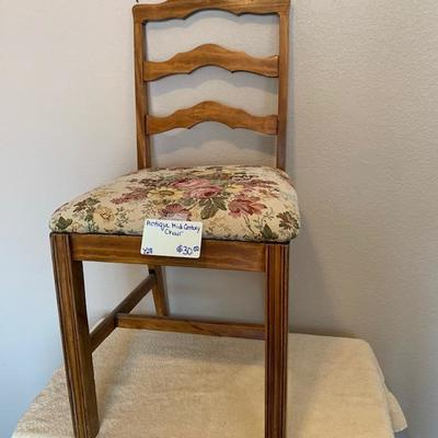 Y28 Mid Century Mod Chair