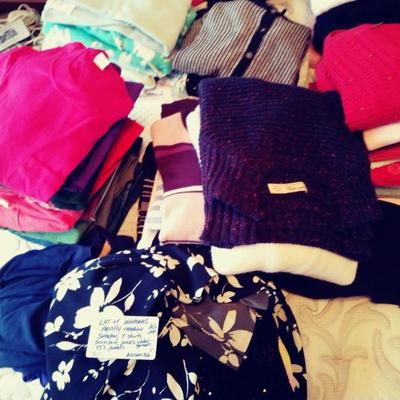 Z1 Lot of womens clothing