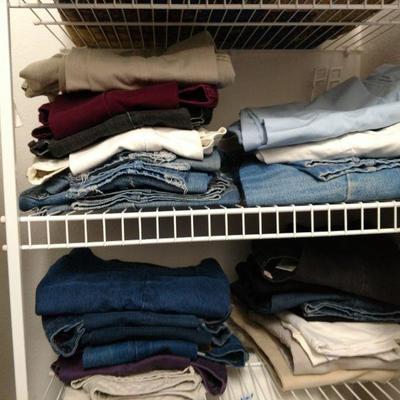 Z42 Huge Lot of womens Clothing