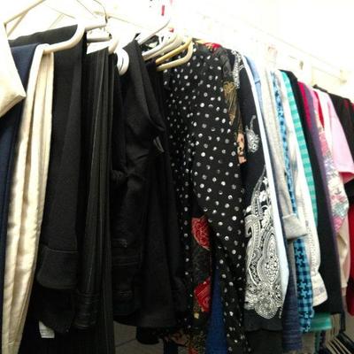 Z42 Huge Lot of womens Clothing