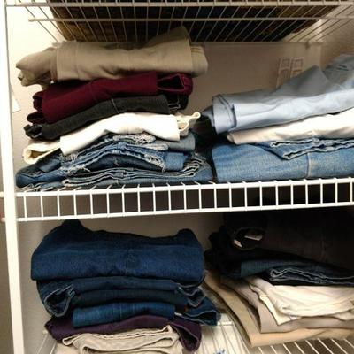 Z42 Huge Lot of womens Clothing