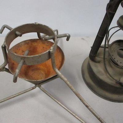 Lot 134 - Lantern Tent Spikes - Outdoor Items
