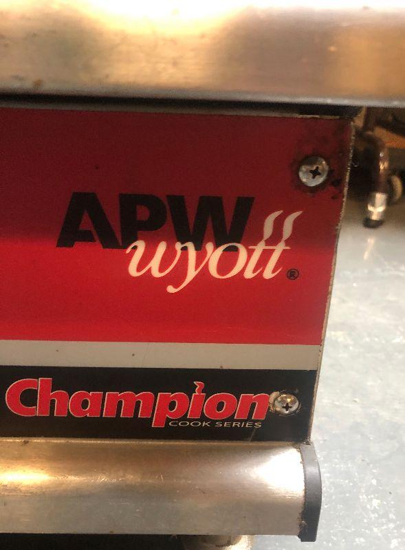 APW Wyott Electric Flat Top Grill Griddle Commercial Champion Cook