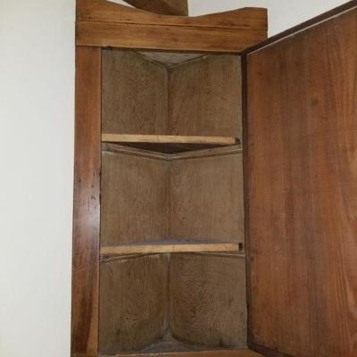Hanging wall cabinet