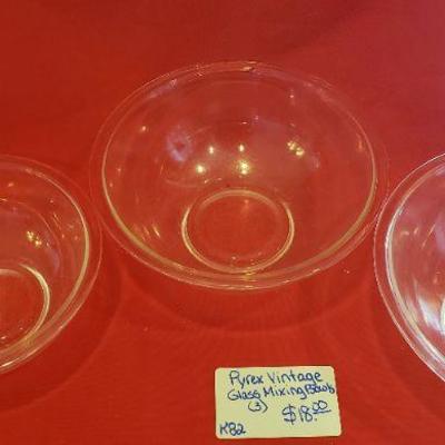 K82 Pyrex Glass Vintage Mixing Bowls