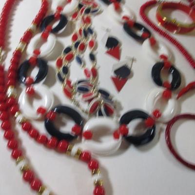 Large vintage to Now Lot of Fashion Costume Jewelry All Wear 