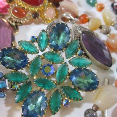  A Lot of Antique, Vintage Collectible Rhinestone Costume Jewelry Lot Some signed 