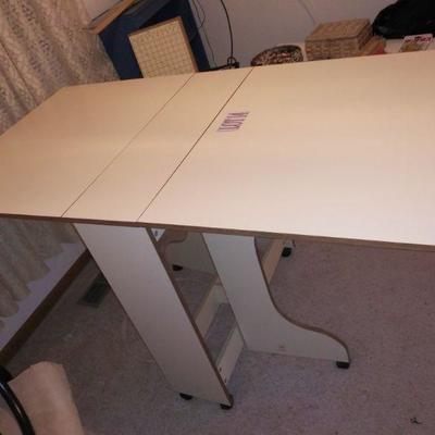 LOT 14  FOLDING PROJECT/WORK TABLE
