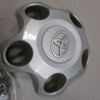 Lot 177 - Toyota Wheel Center Hub Cap