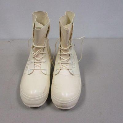 Lot 196 - Cold Weather Boots Size 11 R