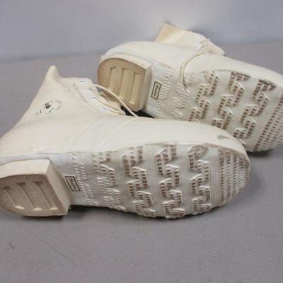Lot 196 - Cold Weather Boots Size 11 R