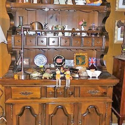 CABINET: Buffet Hutch