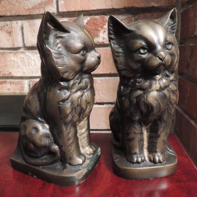BOOK ENDS: Bronze Cats