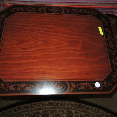 OCCASIONAL PEDESTAL TABLE