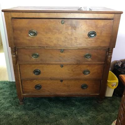 Antique 4 drawer dresser 