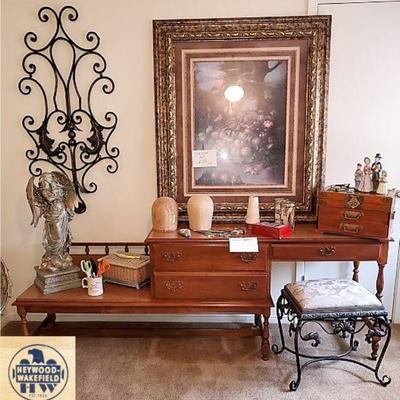 DRESSING TABLE: Heywood Wakefield