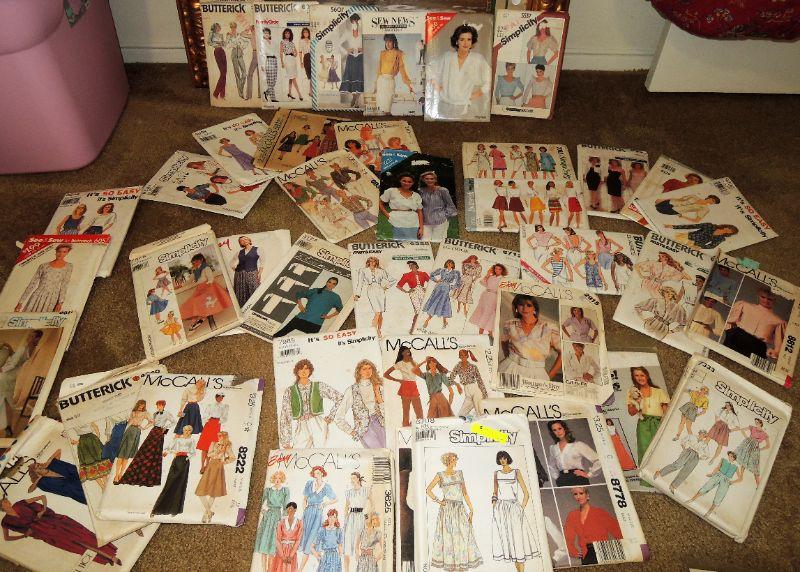 Retro SEWING PATTERN Lot | EstateSales.org