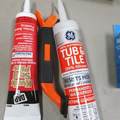 Lot 201 - Rust Oleum - Caulk - Birchwood