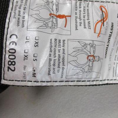 Lot 204 - Black Diamond Bod Sit Harness Size Medium