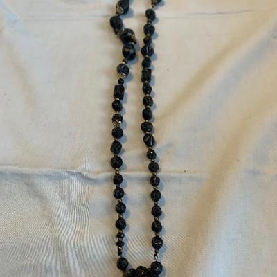 Black beaded necklace 