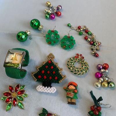 Assorted holiday brooches/pins etc 
