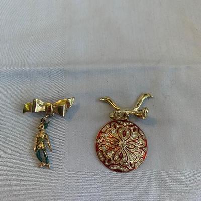 Assorted pendants 