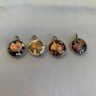 Vintage pendants lot 