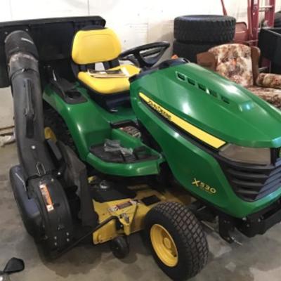 #A89   2016 John Deere X530 Mower with 54â€ mower deck and bagger