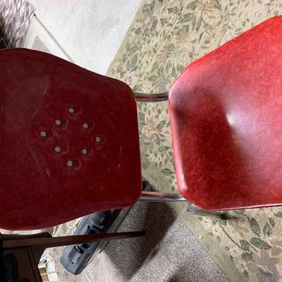 B1 Vintage Chrome Table and Chairs